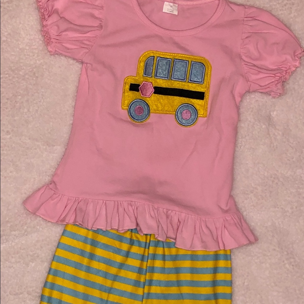 Toddler girls school bus ruffle shorts set